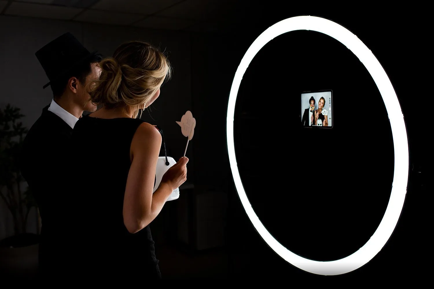 Giant Wedding & Events 47" LED Ring Light Photobooth Kit - Aurora Max