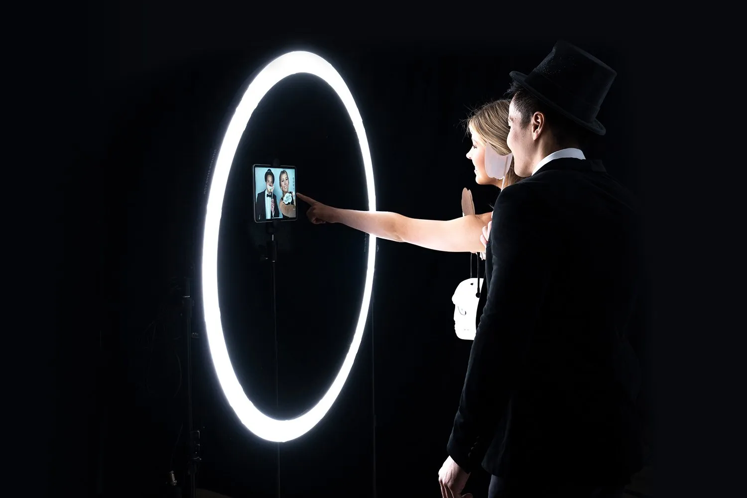 Giant Wedding & Events 47" LED Ring Light Photobooth Kit - Aurora Max