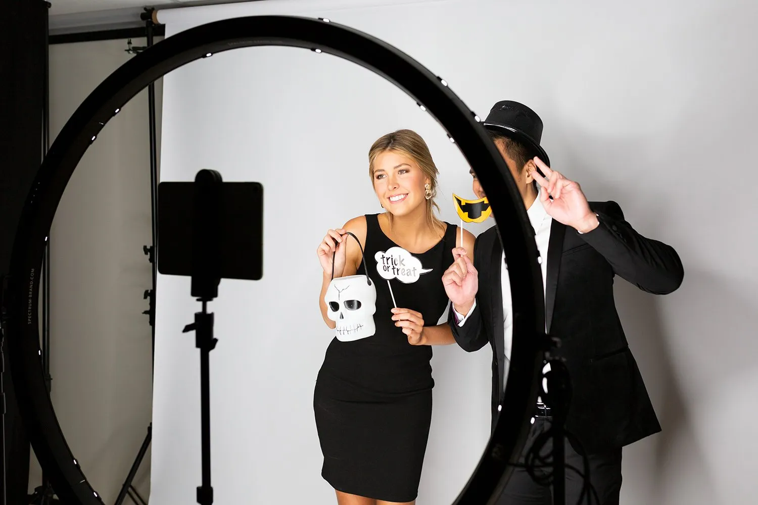 Giant Wedding & Events 47" LED Ring Light Photobooth Kit - Aurora Max